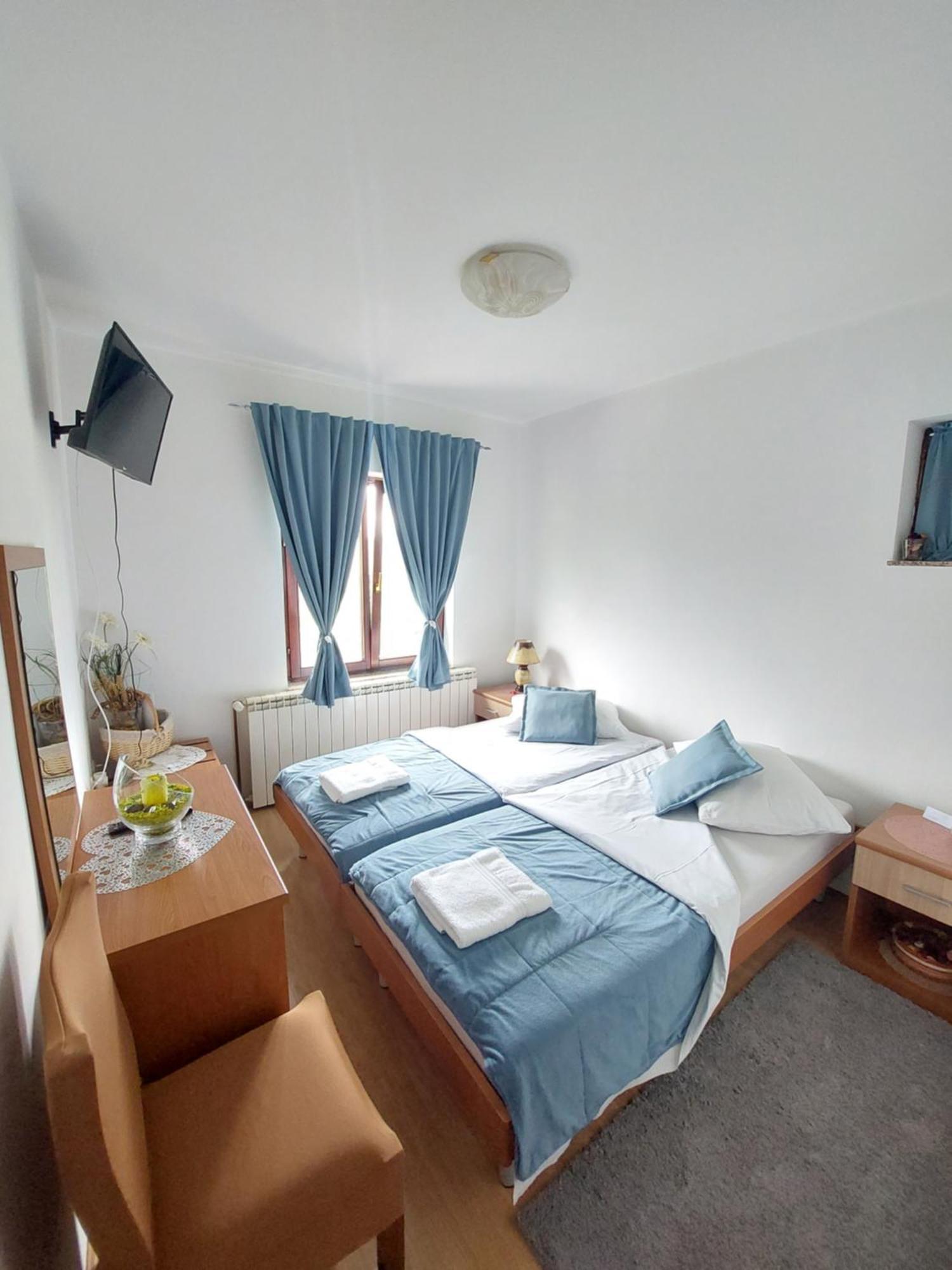 Rooms Putnik セニ エクステリア 写真